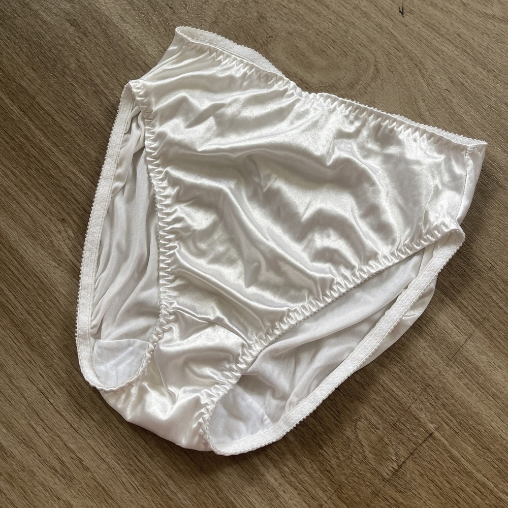 Vassarette VTG 90s Second Skin Stretch Satin High Cut Panty Size 6 White Bridal